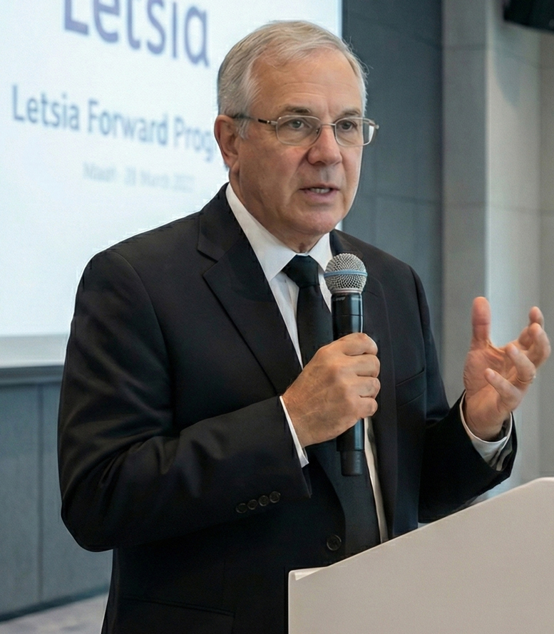 Lukas Heinrich Schneider